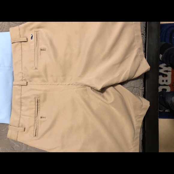 Vineyard Vines Links Shorts - Picture 3 of 3